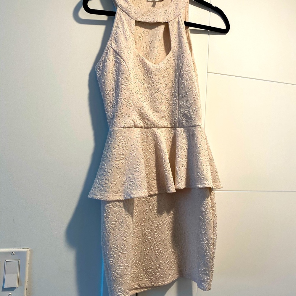 Charlotte Russe Beige Party Dress size 2 - Picture 3 of 9